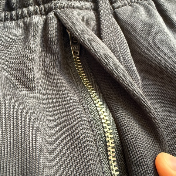 Y-3 Men's Relaxed-Fit Sweatpants with GFX Logo Applique - Picture 8 of 12